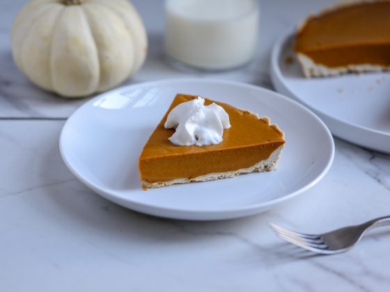 Healthy egg-free no-bake pumpkin pie